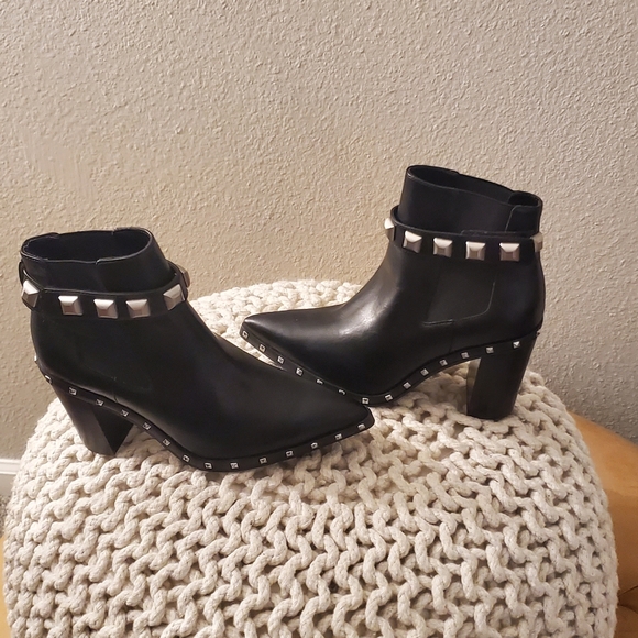 New Charles David Black Studded Bootie Boot size 6 - Picture 5 of 9